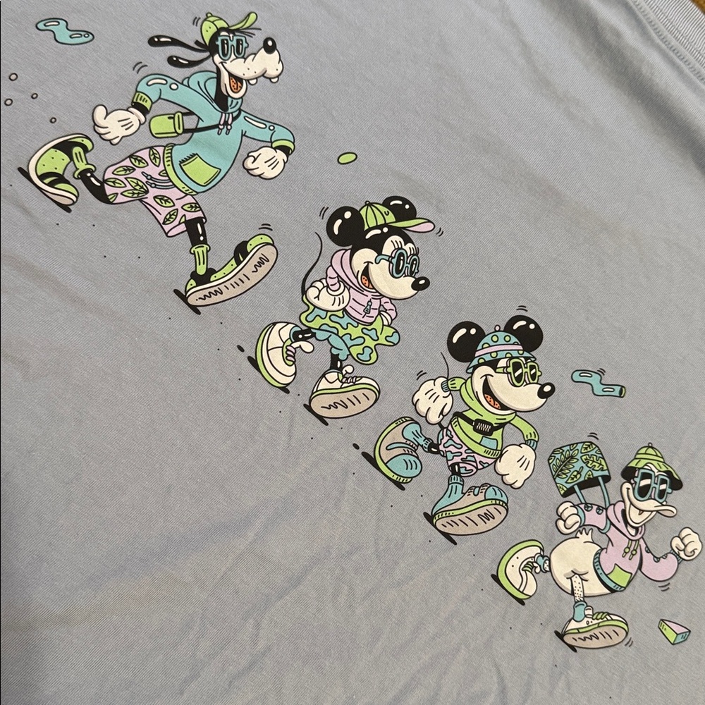 UNIQLO & Disney (S.Harrington) t-shirt